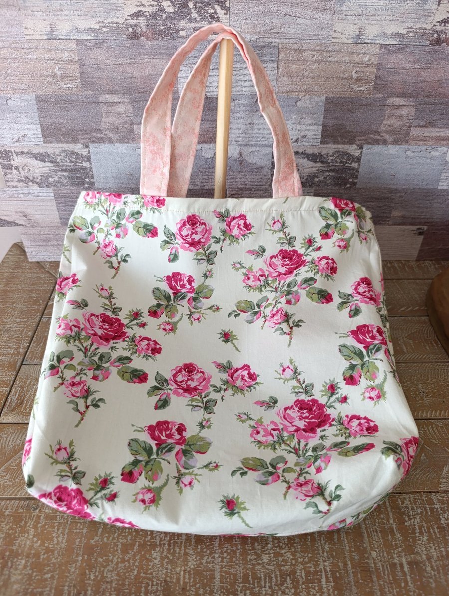 Reversible floral tote bag
