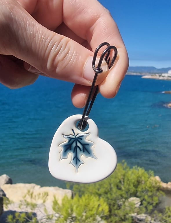 Teal Maple Leaf 2 in 1 Worry Stone Brooch 