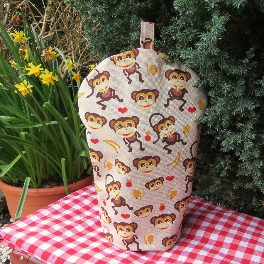 A cafetiere cosy, size large.  To fit a 6 - 8 cup cafetiere.  Coffee cover.