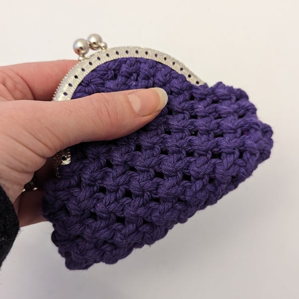 Small macrame coin purse - purple