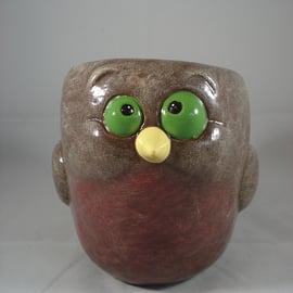 Small Ceramic Novelty Garden Bird Robin Flower Herb Plant Pot Planter Container.