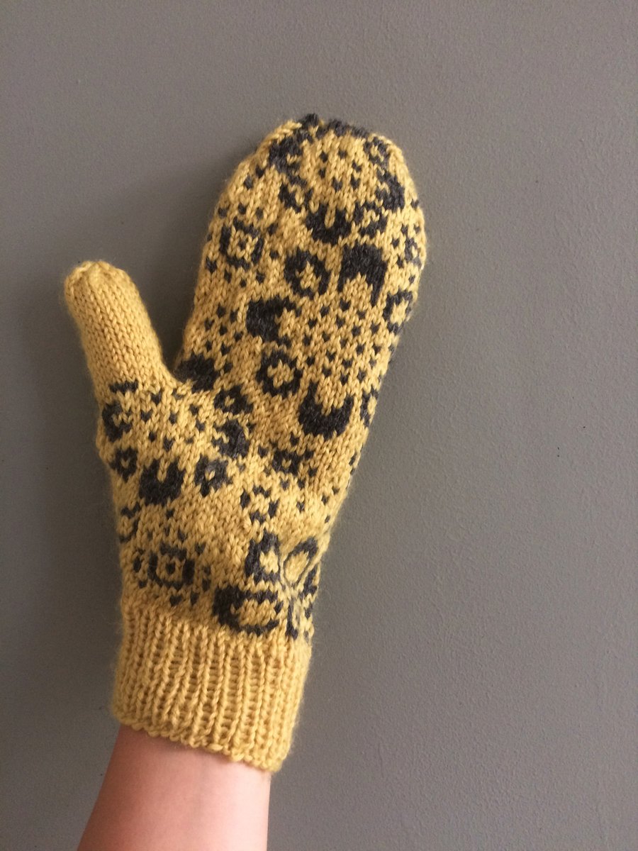 MADE TO ORDER Yellow Grey Wool Flower Fair Isle Mittens Winter Snowflakes Floral