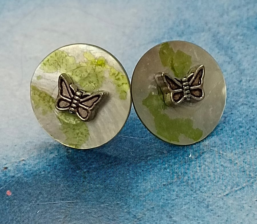 Beautiful Speckled Shell Stud Earrings with Tiny Silver Butterflies