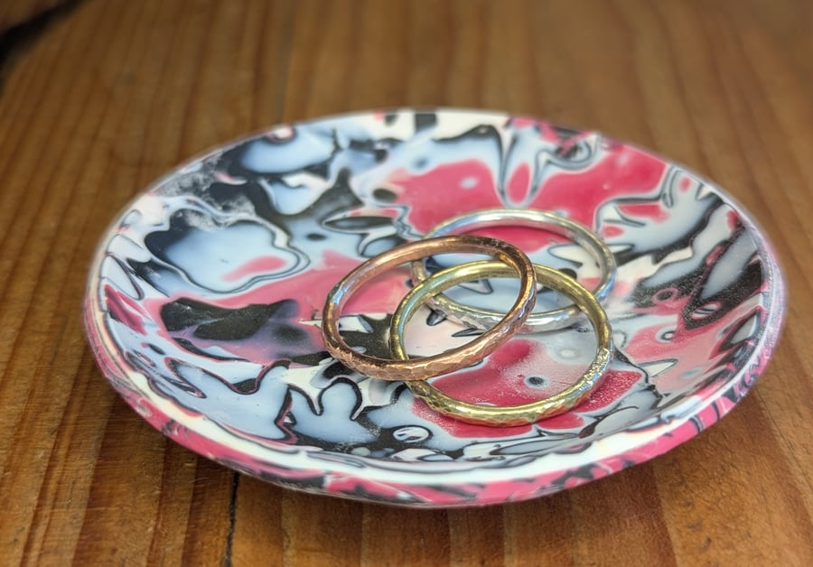 Trinket dish pink and black flower 