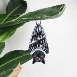 Hanging bat plant decoration, spooky, creepy cute halloween bat decor .