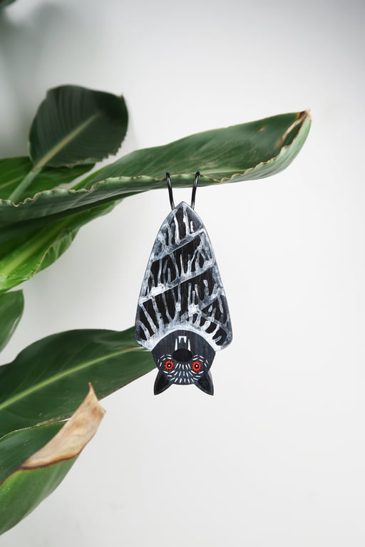 Hanging bat plant decoration, spooky, creepy cute halloween bat decor .