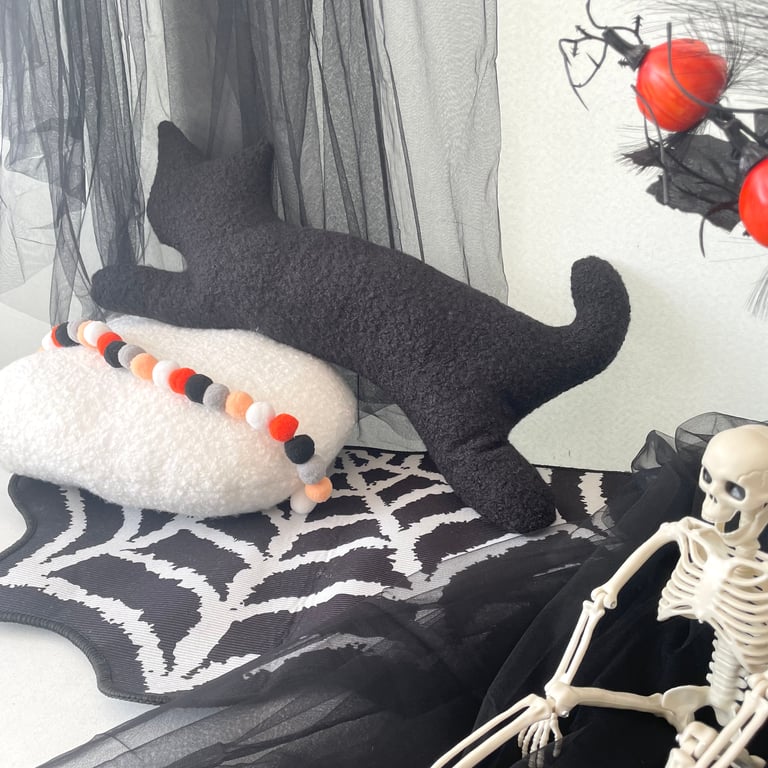 Black Cat Shaped Pillow – Handmade Halloween Cushion, Soft Boucle Plush Décor 