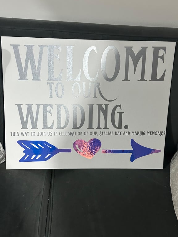 Wedding canvass to welcome guests