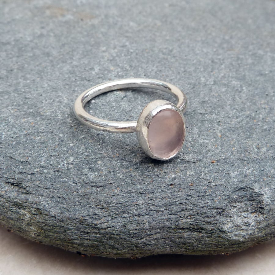 Sterling Silver Ring Band and Rose Quartz Oval Stone Ring - UK Size P - RNG036