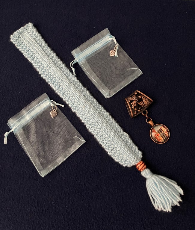 Vintage Books on a shelf Scarf Bail and bookmark set