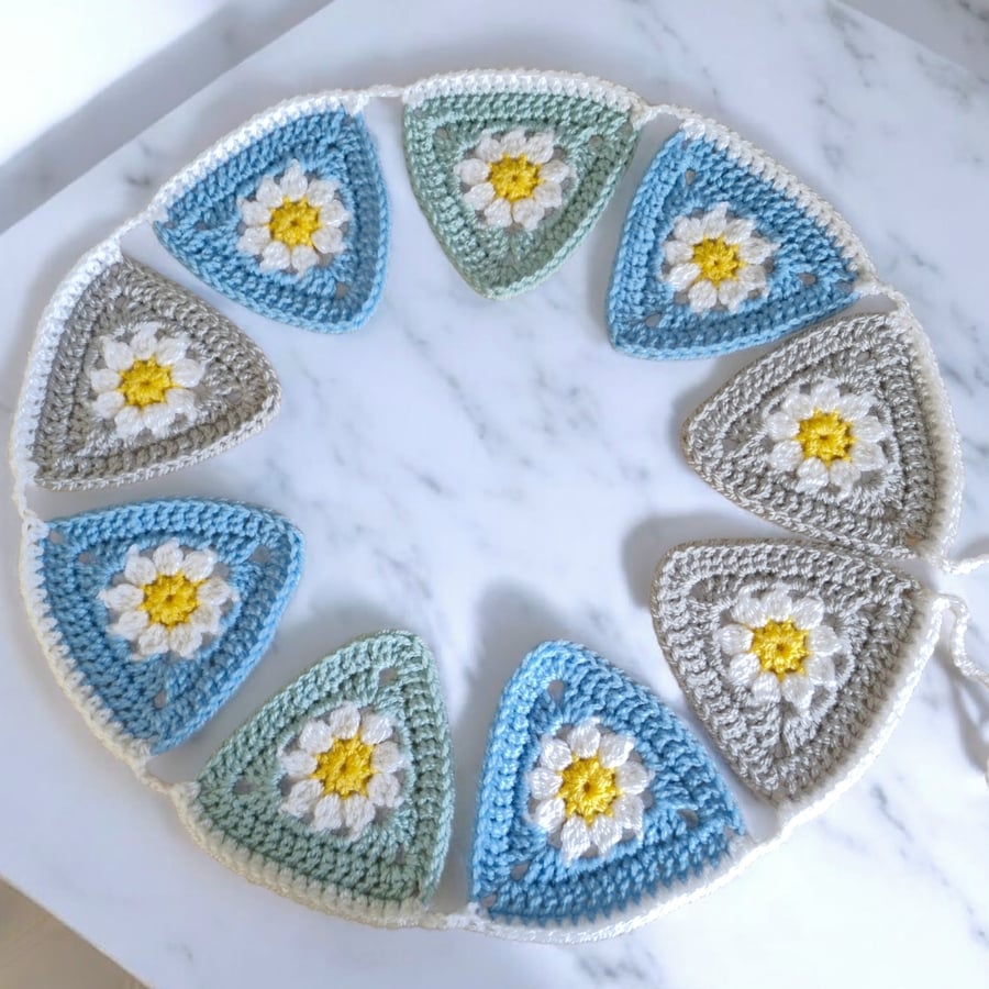 Crochet Daisy Bunting – Coastal Nursery Garland in Duck Egg, Nigella and Silver