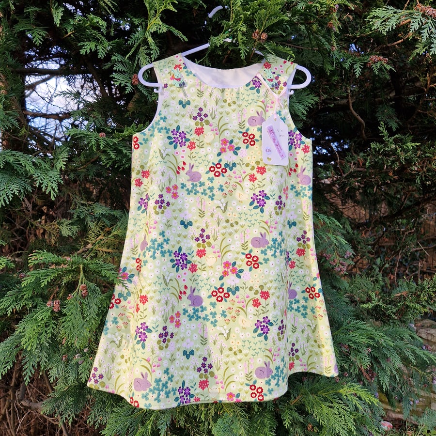 Age: 4-5yr Green Rabbits and Chicks cotton dress. 