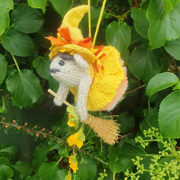 Handknitted Midsummer Mini Mouse- Sally