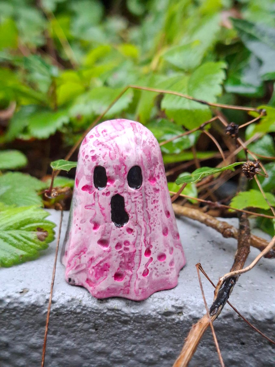 Ghost Ghostie Ornament Decoration GLORIA Valloween unique different spooky cute