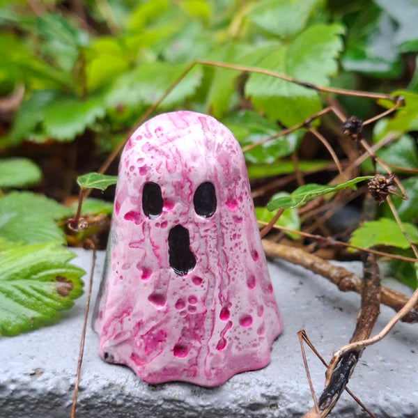 Ghost Ghostie Ornament Decoration GLORIA Valloween unique different spooky cute