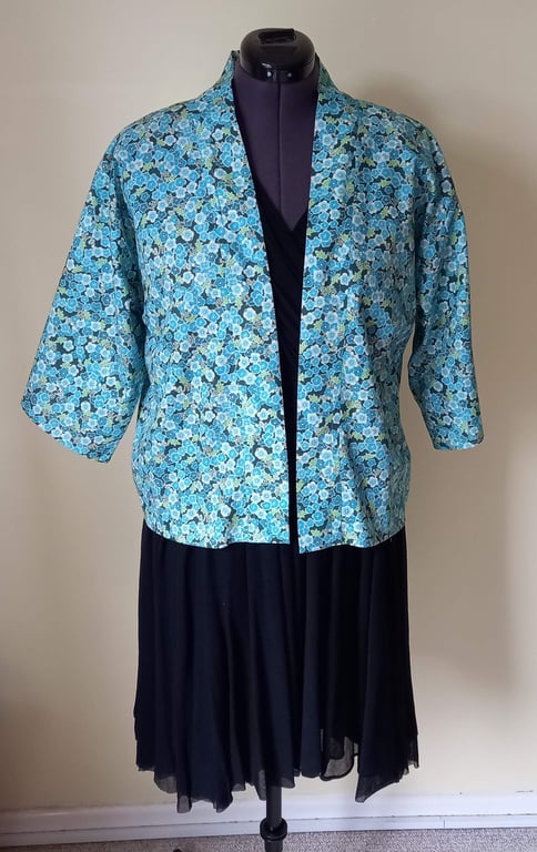 Kimono Style Jacket - Blue Floral - size Medium