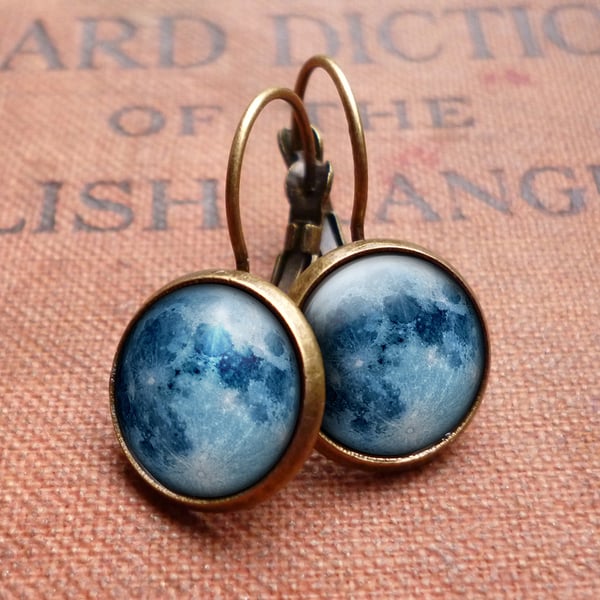 Blue Moon Leverback Earrings (ER10)