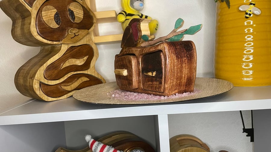 Robin: Wooden Storage Box, A Tribute to the Beauty of Nature