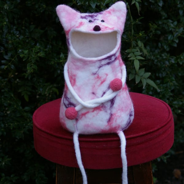 Felted Wool Cat Box – Cozy Charm for Your Home