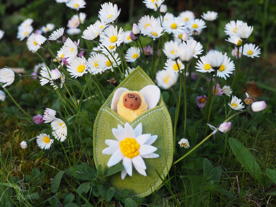 Daisy flower fairy doll