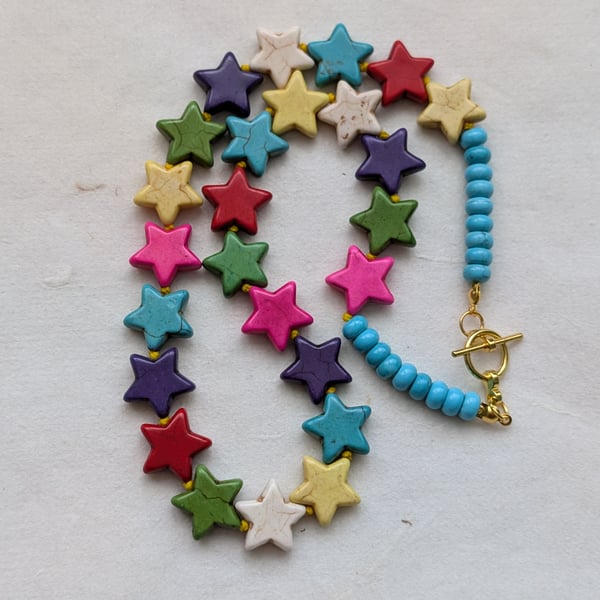 Multicoloured howlite star necklace 