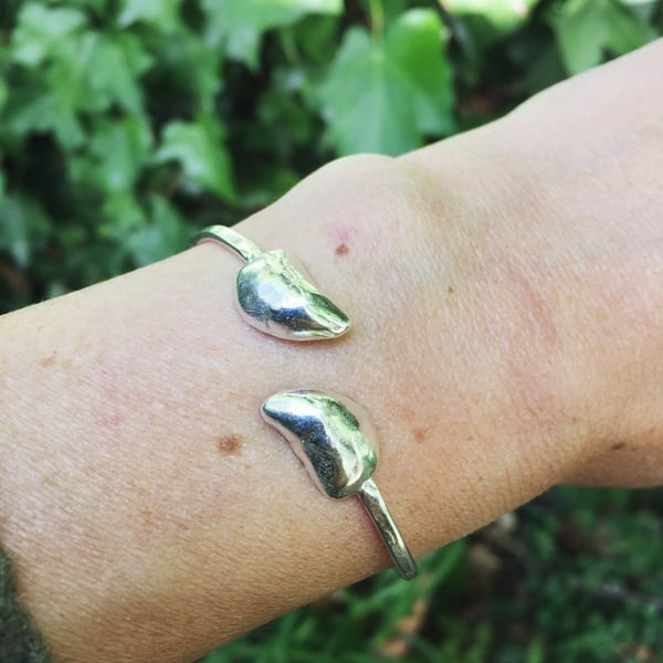 Sterling silver mussel shell bangle bracelet 