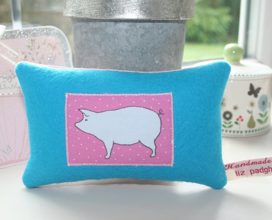  Pig Design Wool Felt Lavender Cushion - FREE P&P IN UK