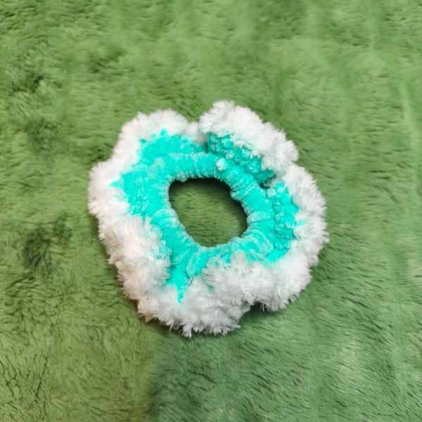 Spearmint with White Fur Trim Small Scrunchies Hair Tie