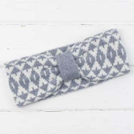 Mirror knitted headband - seal and white