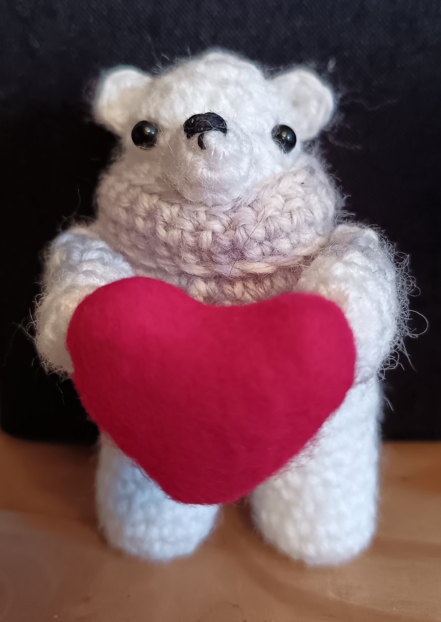 Crochet polar bear 