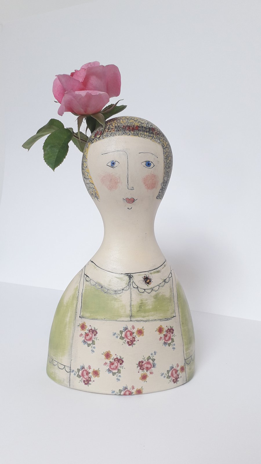 Figurative ceramic vase 