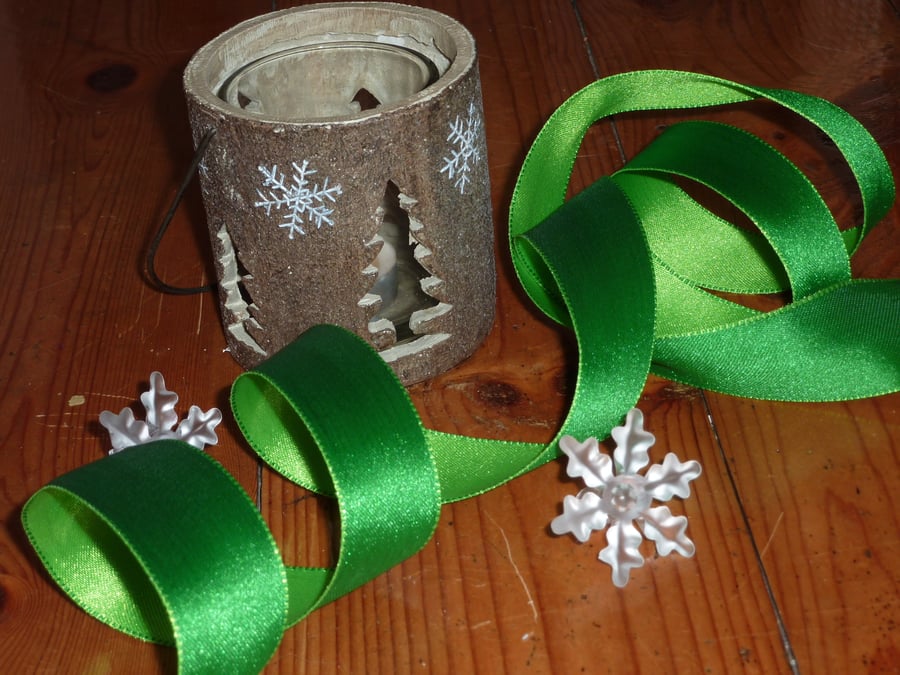 1 Metre Wire Edged Christmas Ribbon 38mm Double Sided Two Green Satin