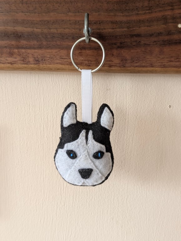 Handmade felt husky dog keyring 