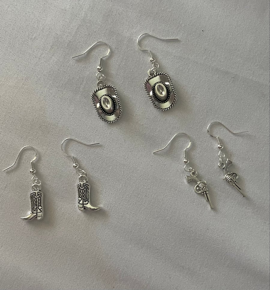 Grimes - 3 piece earring set 