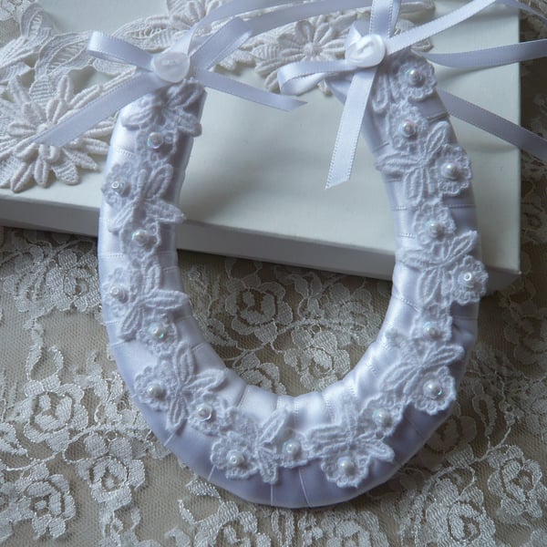 White Wedding Horseshoe