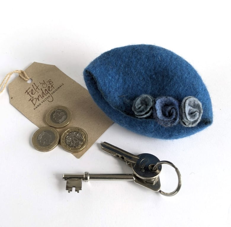 Pod purse: Felted wool purse - blue