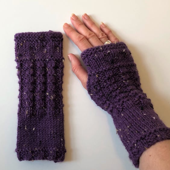 Fingerless Gloves Mittens Wrist Warmers in Purple Tweed Aran Wool