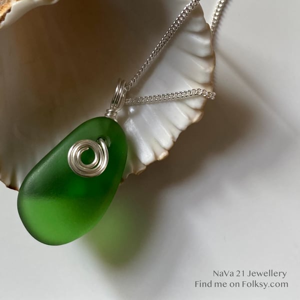 Bottle Green Seaglass Pendant - REF: BG01