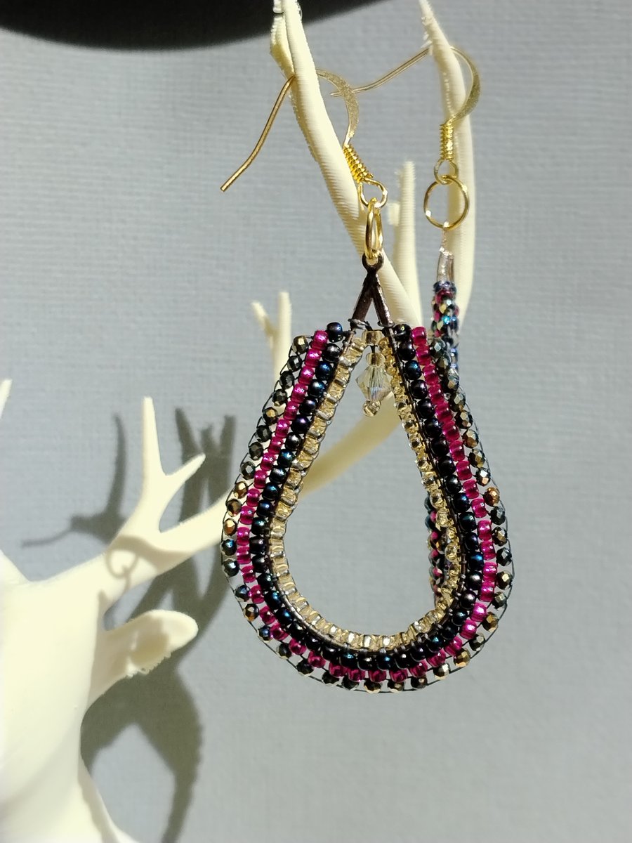 Teardrop shape beaded earrings 