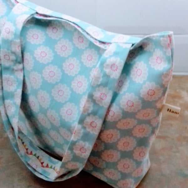 Shoulder bag tote bag in light blue cotton fabric with flowers