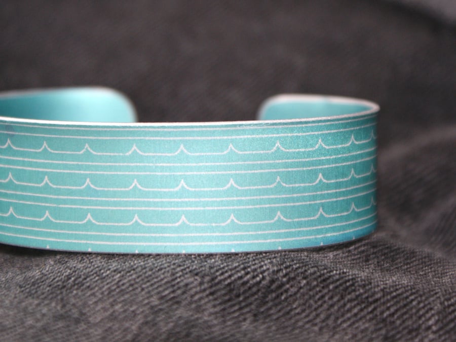 Geometric waves pattern cuff bracelet aqua