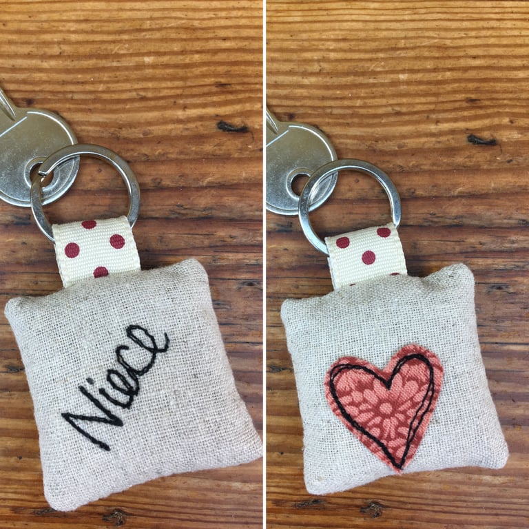SECOND SALE Niece keyring - Floral heart - linen & lavender