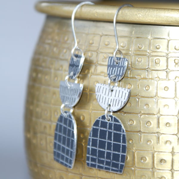 Colour pop dangle earrings - monochrome