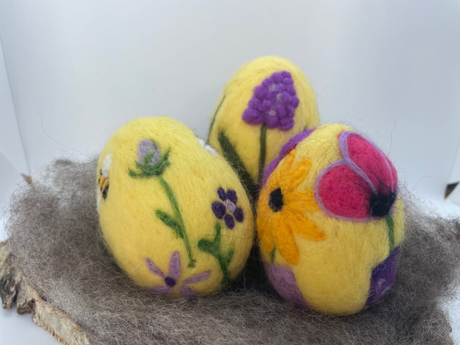 Set of 3 Felted Easter Eggs, Needle Felt Easter Decoration,Flowers, Spring