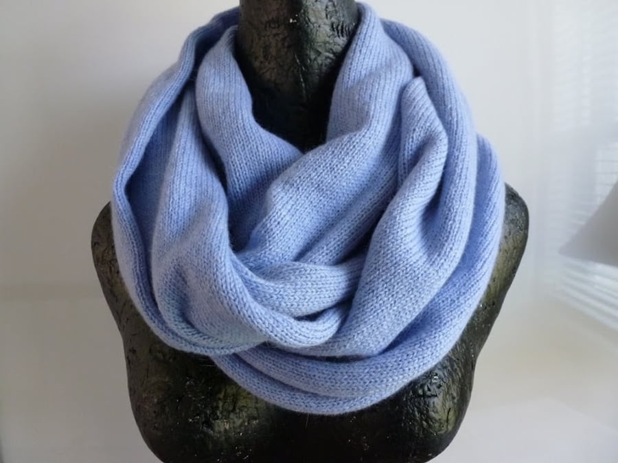 Infinity scarf in lambswool and angora
