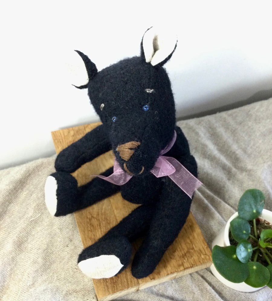 Small character teddy bear. Dementia friendly. OOAK bear. Traditional handmade, 