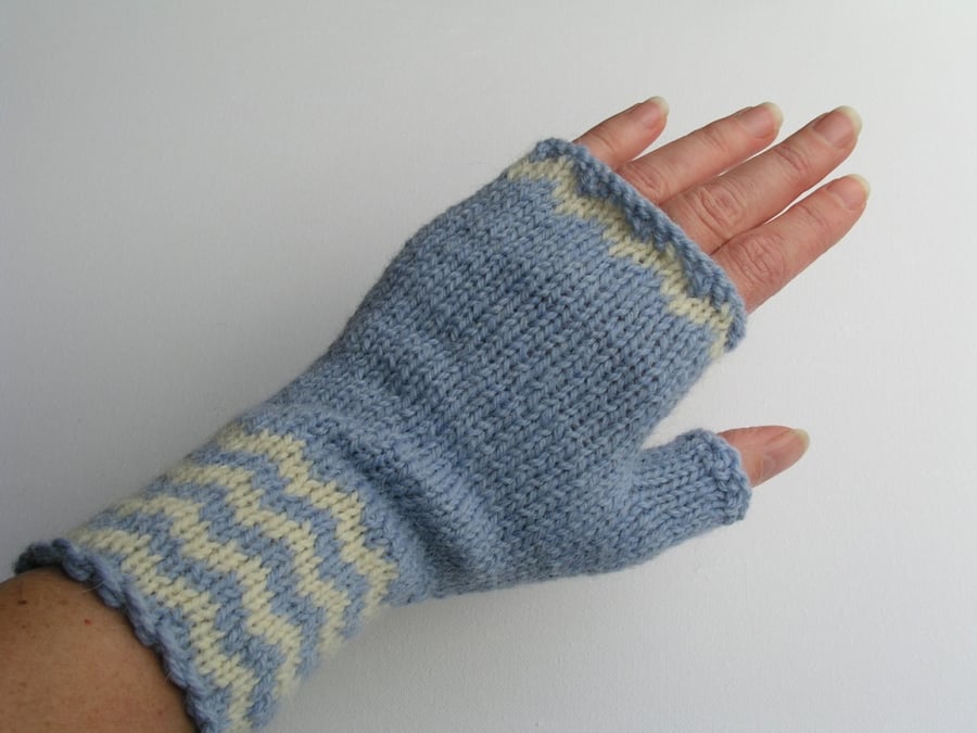 Wrist warmers Fingerless gloves