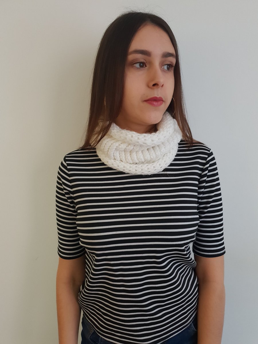 Women's White Hand-Knitted Minimalist Light-Weight Acrylic CowlInfinity Scarf