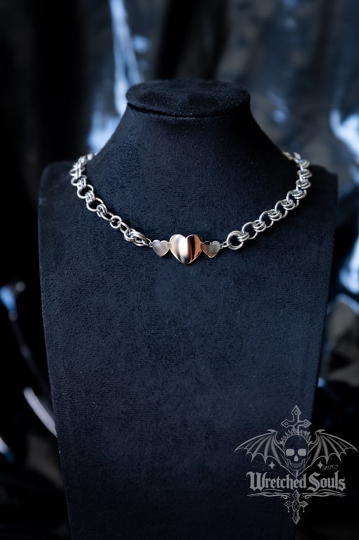 Triple heart chainmail choker 