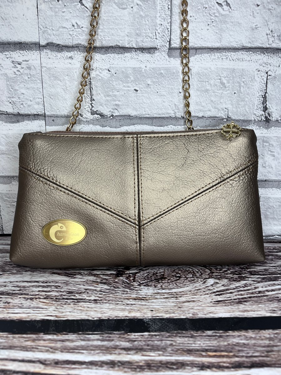 Bronze Clutch bag in faux leather with removable shoulder bag gold chain